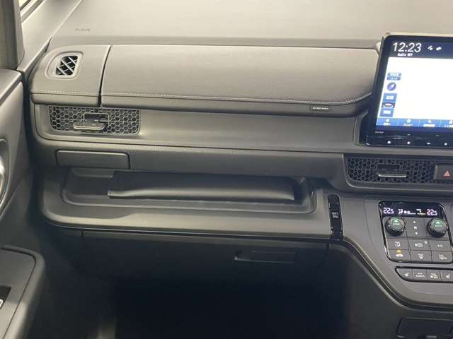 ホンダ ステップワゴン　ハイブリッド ２．０ Ｅ：ＨＥＶ スパーダ R7年 (関東) 99