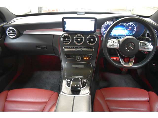 メルセデスベンツ Ｃクラス Ｃ２００ ローレウス エディション （ＢＳＧ搭載モデル） スポーツプラスパッケージ R1年 (関東) 99