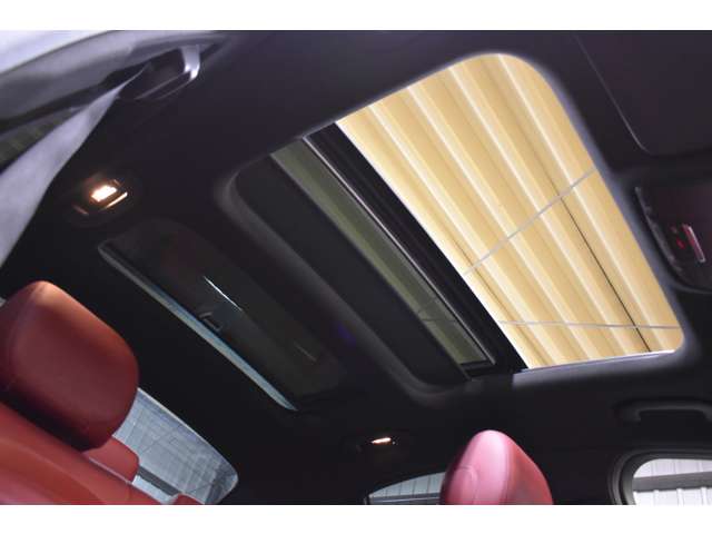 メルセデスベンツ Ｃクラス Ｃ２００ ローレウス エディション （ＢＳＧ搭載モデル） スポーツプラスパッケージ R1年 (関東) 99