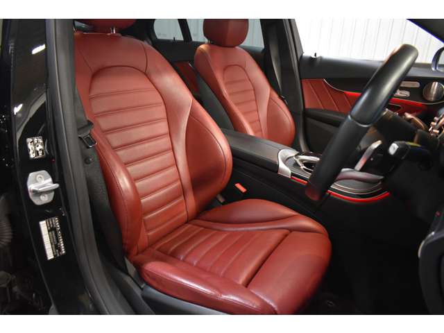 メルセデスベンツ Ｃクラス Ｃ２００ ローレウス エディション （ＢＳＧ搭載モデル） スポーツプラスパッケージ R1年 (関東) 99