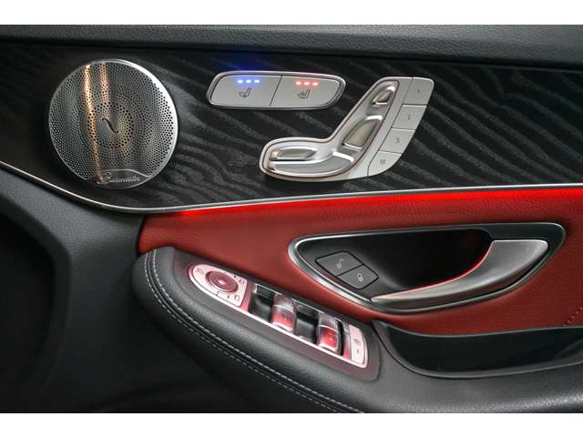 メルセデスベンツ Ｃクラス Ｃ２００ ローレウス エディション （ＢＳＧ搭載モデル） スポーツプラスパッケージ R1年 (関東) 99