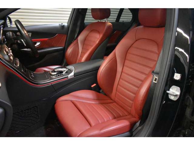 メルセデスベンツ Ｃクラス Ｃ２００ ローレウス エディション （ＢＳＧ搭載モデル） スポーツプラスパッケージ R1年 (関東) 99