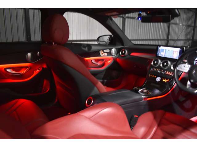 メルセデスベンツ Ｃクラス Ｃ２００ ローレウス エディション （ＢＳＧ搭載モデル） スポーツプラスパッケージ R1年 (関東) 99