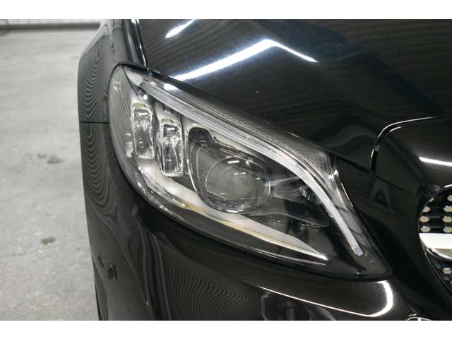 メルセデスベンツ Ｃクラス Ｃ２００ ローレウス エディション （ＢＳＧ搭載モデル） スポーツプラスパッケージ R1年 (関東) 99