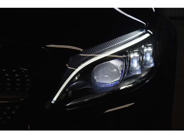 メルセデスベンツ Ｃクラス Ｃ２００ ローレウス エディション （ＢＳＧ搭載モデル） スポーツプラスパッケージ R1年 (関東) 99