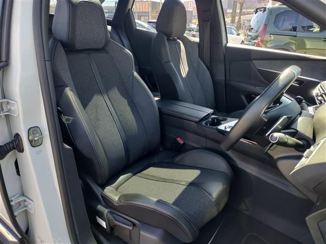 プジョー ３００８ ＧＴライン　デビューエディション H29年 (東北) 99