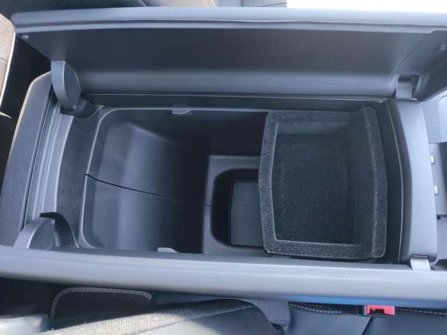 プジョー ３００８ ＧＴライン　デビューエディション H29年 (東北) 99