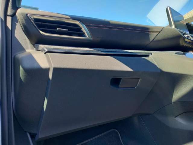 プジョー ３００８ ＧＴライン　デビューエディション H29年 (東北) 99