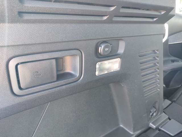 プジョー ３００８ ＧＴライン　デビューエディション H29年 (東北) 99