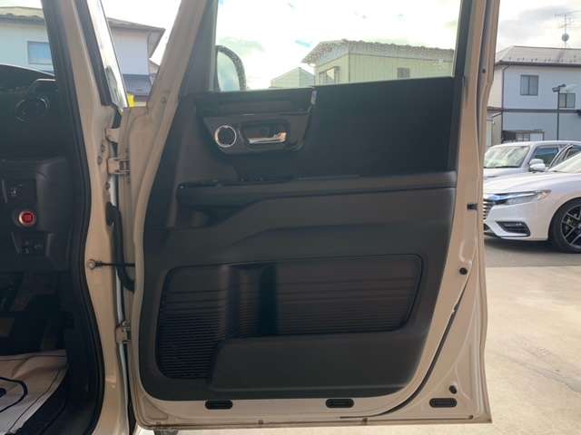 ホンダ Ｎ　ＢＯＸ カスタム ６６０ Ｌ ４ＷＤ R5年 (東北) 99