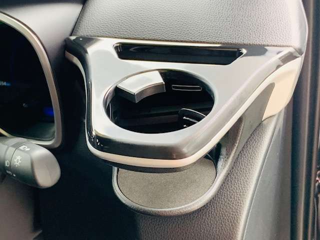 トヨタ カローラクロス　ハイブリッド １．８ ハイブリッド Ｓ R4年 (東北) 99