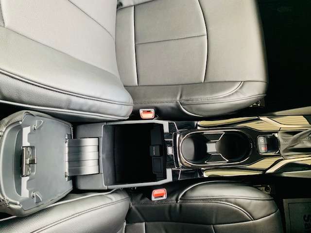 トヨタ カローラクロス　ハイブリッド １．８ ハイブリッド Ｓ R4年 (東北) 99