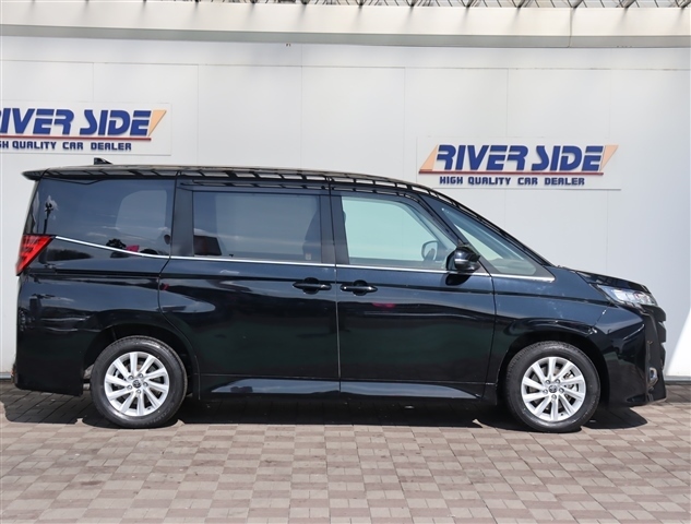 トヨタ ノア ２．０ Ｚ R4年 (関東) 99