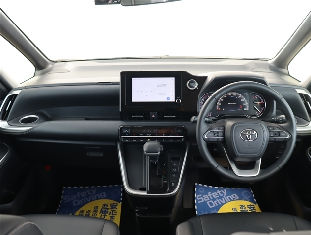 トヨタ ノア ２．０ Ｚ R4年 (関東) 99