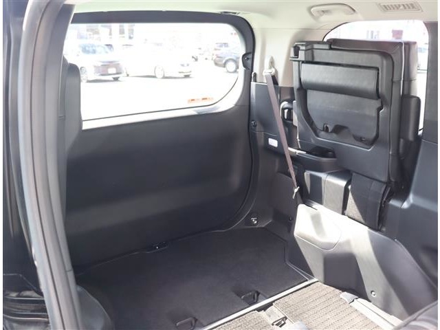 トヨタ ノア ２．０ Ｚ R4年 (関東) 99