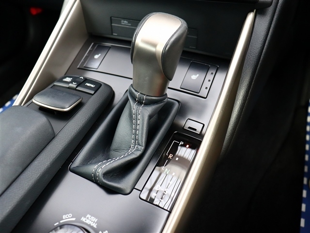 レクサス ＩＳ３００ｈ ３００Ｈ H25年 (関東) 99