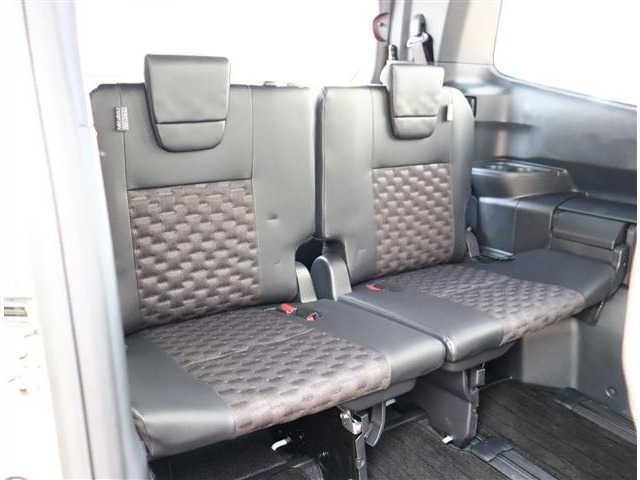 トヨタ ヴォクシー ２．０ Ｓ－Ｚ R4年 (関東) 99