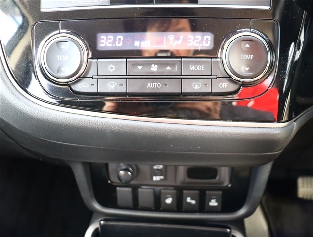 三菱 アウトランダーＰＨＥＶ ２．４ Ｇ ４ＷＤ R1年 (関東) 99