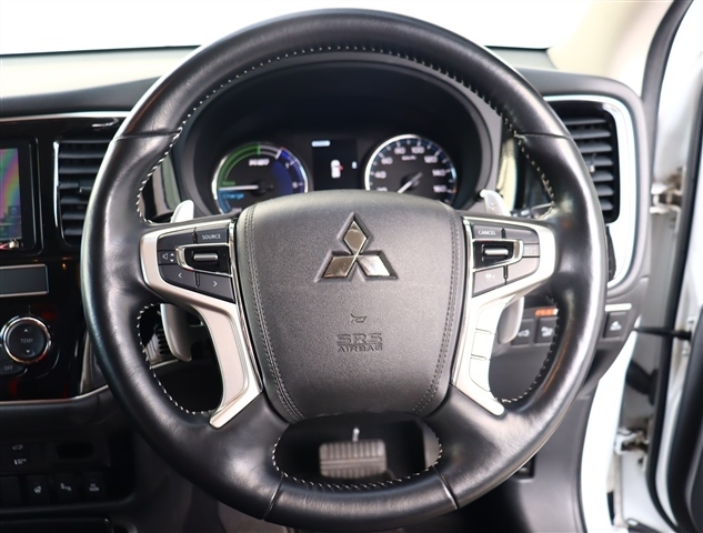 三菱 アウトランダーＰＨＥＶ ２．４ Ｇ ４ＷＤ R1年 (関東) 99