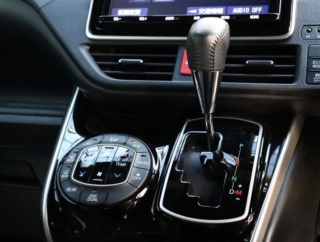 トヨタ ヴォクシー ２．０ ＺＳ 煌ＩＩ R1年 (関東) 99