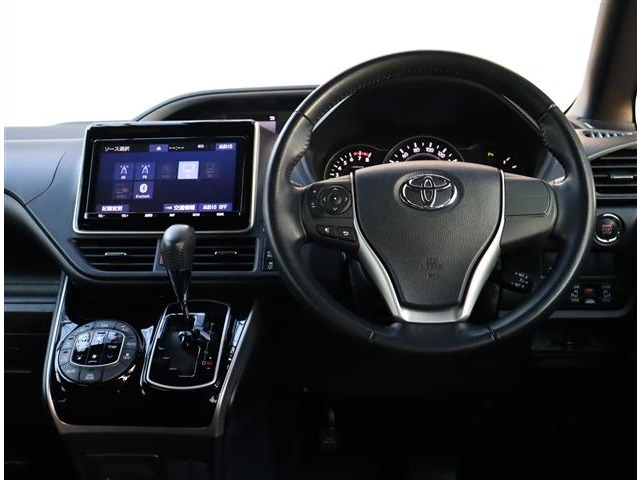 トヨタ ヴォクシー ２．０ ＺＳ 煌ＩＩ R1年 (関東) 99