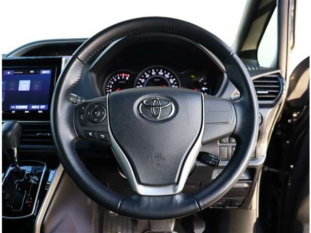 トヨタ ヴォクシー ２．０ ＺＳ 煌ＩＩ R1年 (関東) 99
