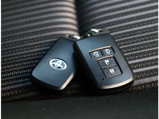 トヨタ ヴォクシー ２．０ ＺＳ 煌ＩＩ R1年 (関東) 99