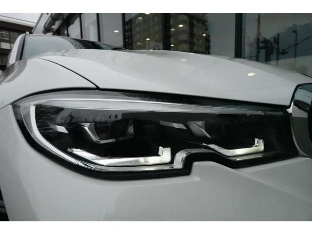 ＢＭＷ ３シリーズ ３２０Ｄ Ｘドライブ Ｍスポーツ ディーゼルターボ ４ＷＤ R4年 (近畿) 99