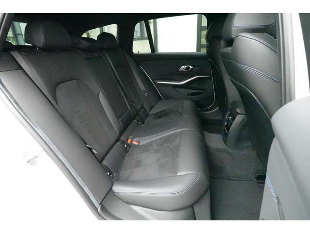 ＢＭＷ ３シリーズ ３２０Ｄ Ｘドライブ Ｍスポーツ ディーゼルターボ ４ＷＤ R4年 (近畿) 99