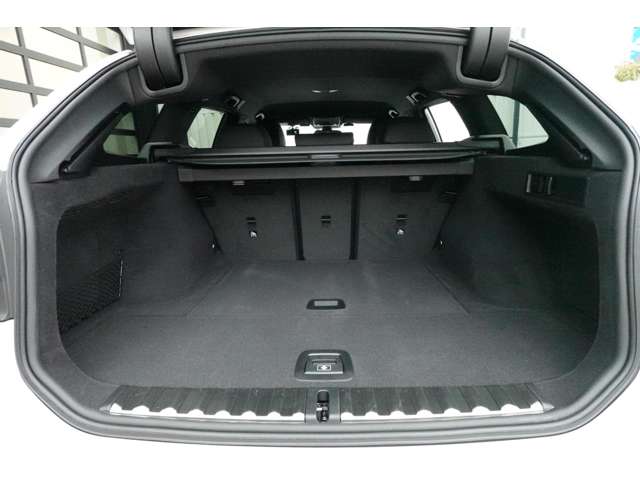 ＢＭＷ ３シリーズ ３２０Ｄ Ｘドライブ Ｍスポーツ ディーゼルターボ ４ＷＤ R4年 (近畿) 99