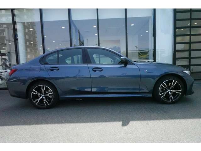 ＢＭＷ ３シリーズ ３３０ｅ　Ｍスポーツ R6年 (近畿) 99