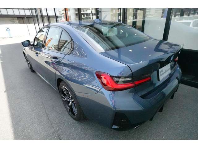 ＢＭＷ ３シリーズ ３３０ｅ　Ｍスポーツ R6年 (近畿) 99