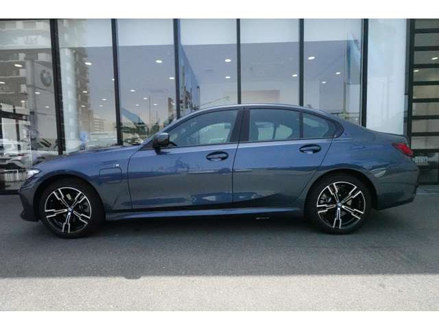 ＢＭＷ ３シリーズ ３３０ｅ　Ｍスポーツ R6年 (近畿) 99
