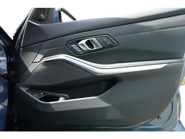 ＢＭＷ ３シリーズ ３３０ｅ　Ｍスポーツ R6年 (近畿) 99