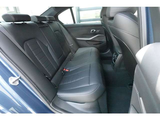 ＢＭＷ ３シリーズ ３３０ｅ　Ｍスポーツ R6年 (近畿) 99