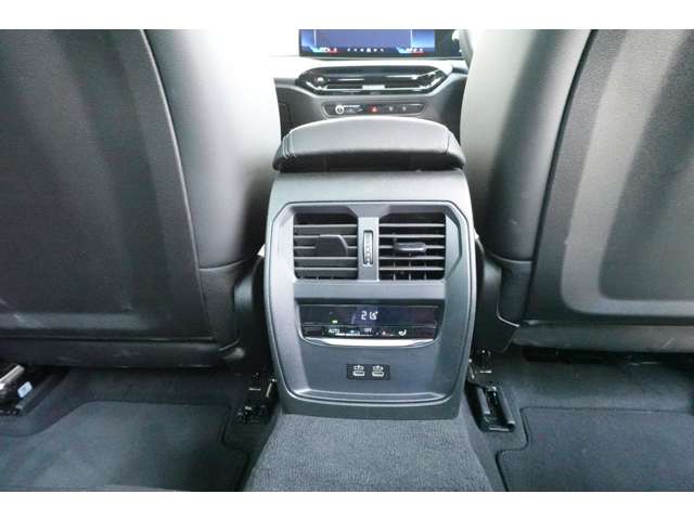 ＢＭＷ ３シリーズ ３３０ｅ　Ｍスポーツ R6年 (近畿) 99