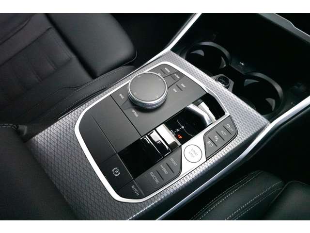 ＢＭＷ ３シリーズ ３３０ｅ　Ｍスポーツ R6年 (近畿) 99