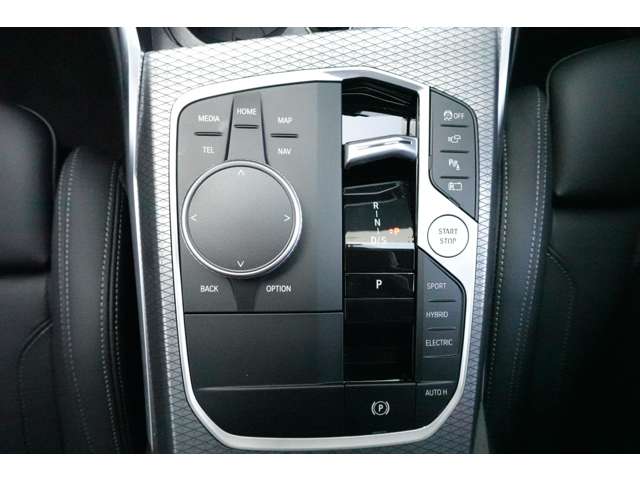 ＢＭＷ ３シリーズ ３３０ｅ　Ｍスポーツ R6年 (近畿) 99