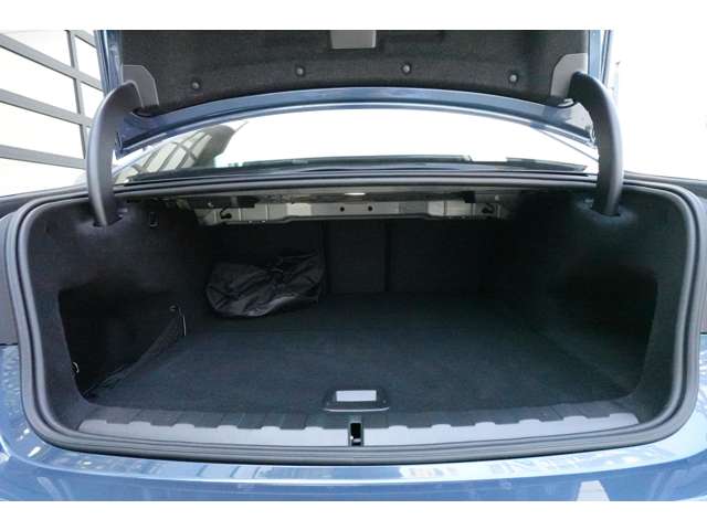 ＢＭＷ ３シリーズ ３３０ｅ　Ｍスポーツ R6年 (近畿) 99