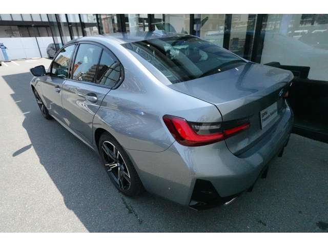 ＢＭＷ ３シリーズ ３３０ｅ　Ｍスポーツ R6年 (近畿) 99