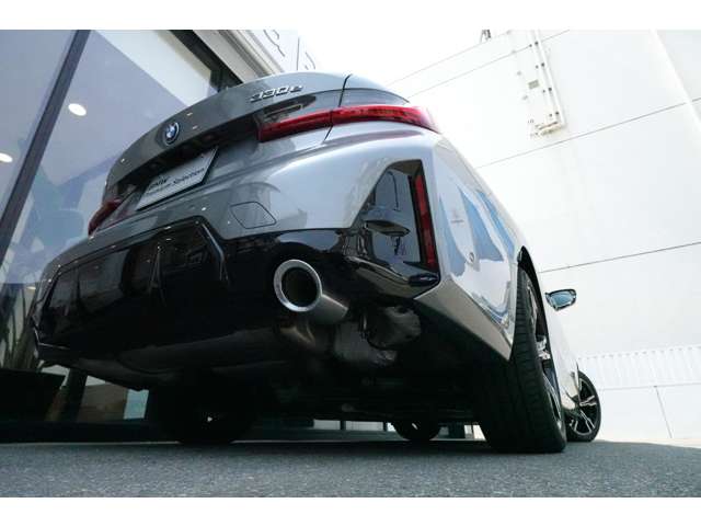 ＢＭＷ ３シリーズ ３３０ｅ　Ｍスポーツ R6年 (近畿) 99