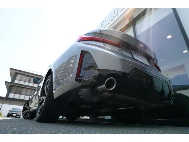 ＢＭＷ ３シリーズ ３３０ｅ　Ｍスポーツ R6年 (近畿) 99