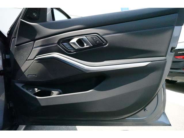 ＢＭＷ ３シリーズ ３３０ｅ　Ｍスポーツ R6年 (近畿) 99