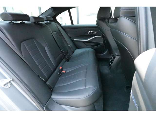 ＢＭＷ ３シリーズ ３３０ｅ　Ｍスポーツ R6年 (近畿) 99