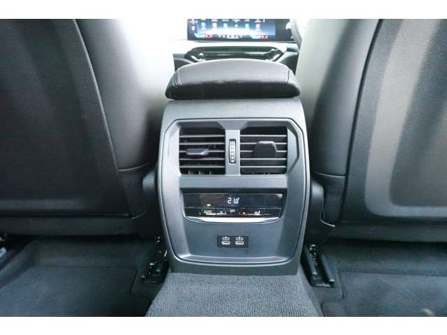 ＢＭＷ ３シリーズ ３３０ｅ　Ｍスポーツ R6年 (近畿) 99