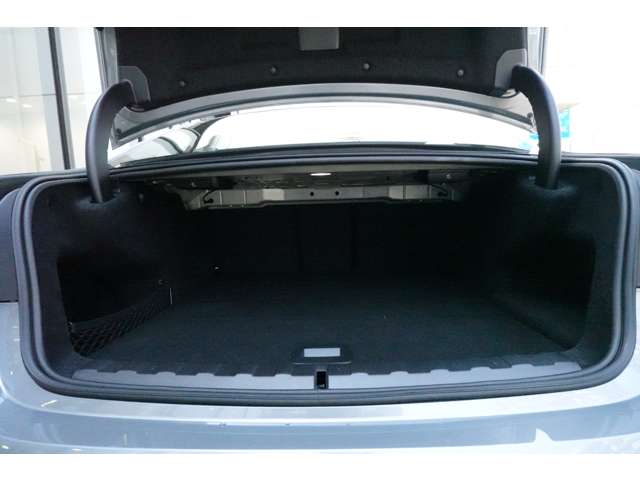 ＢＭＷ ３シリーズ ３３０ｅ　Ｍスポーツ R6年 (近畿) 99