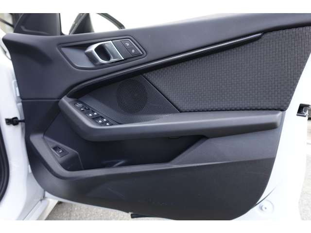 ＢＭＷ １シリーズ １１８Ｄ プレイ エディション ジョイ プラス ディーゼルターボ R3年 (近畿) 99