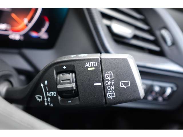 ＢＭＷ １シリーズ １１８Ｄ プレイ エディション ジョイ プラス ディーゼルターボ R3年 (近畿) 99