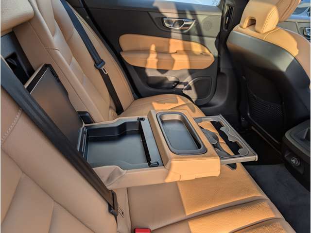 ボルボ Ｖ６０ Ｔ５　モメンタム R1年 (東北) 99