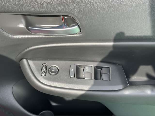 ホンダ フィット　ハイブリッド １．５ Ｅ：ＨＥＶ ホーム ブラックスタイル R6年 (東海) 99